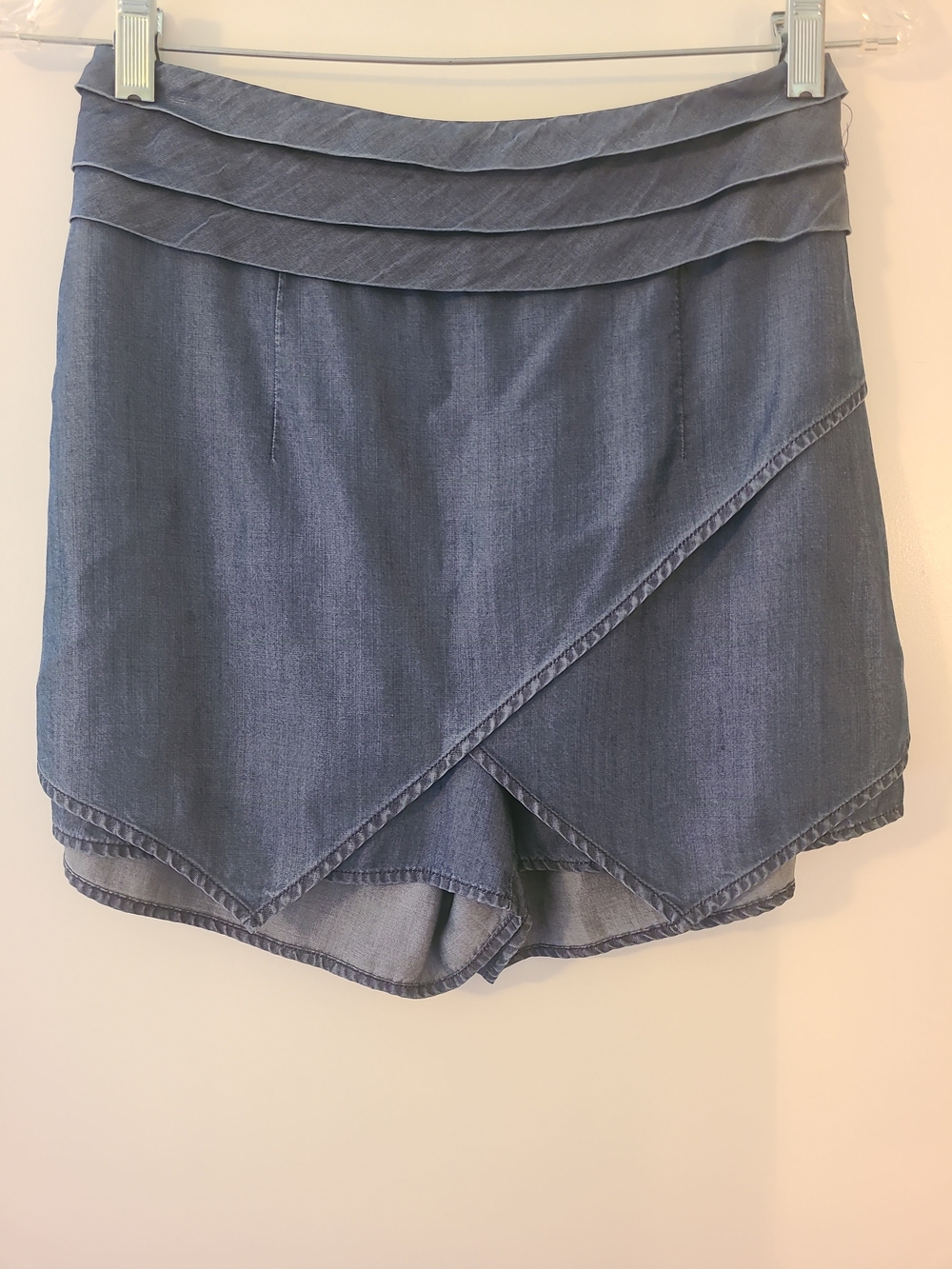 bebe Y2K Denim Wrap Skort Pleated High Waist Crossover Envelope Mini Shorts